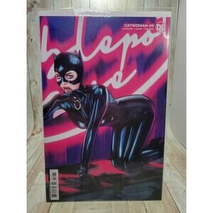 Catwoman #49 (2022) 1:25 Tula Lotay Variant